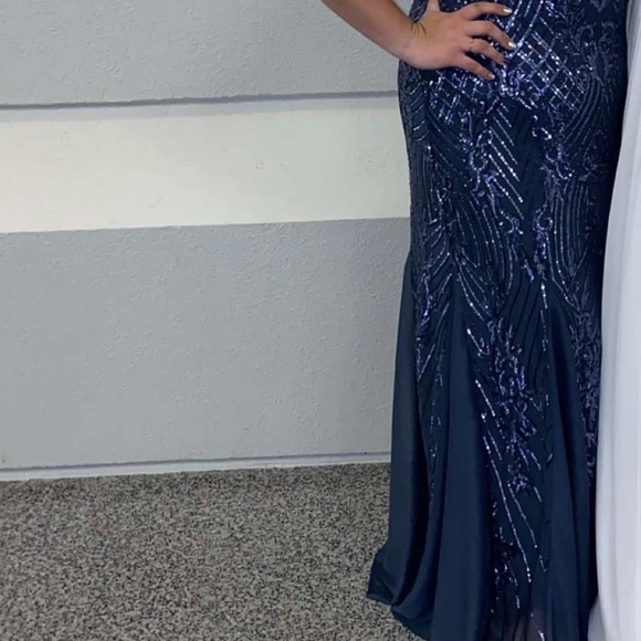 Dresses & Skirts - prom dress